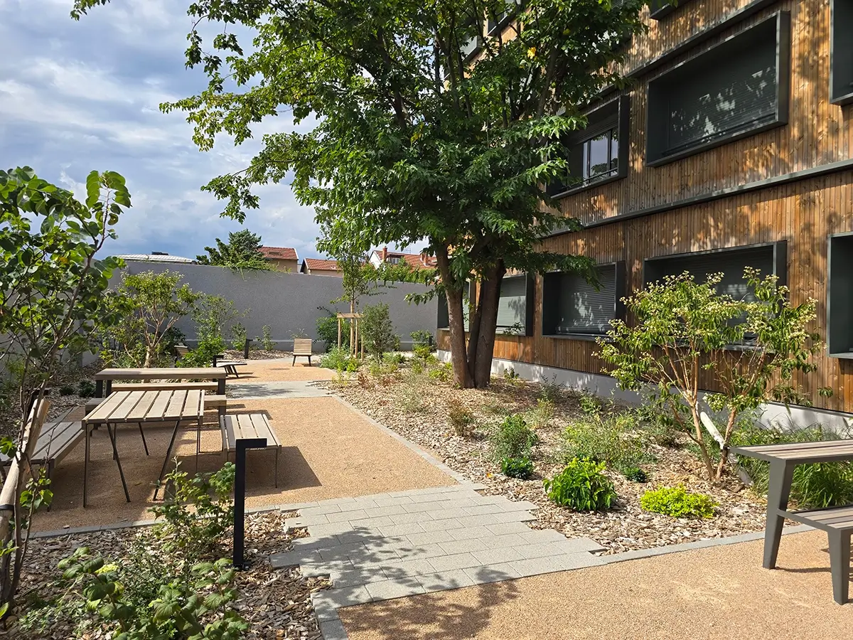 Vue du jardin du Factory